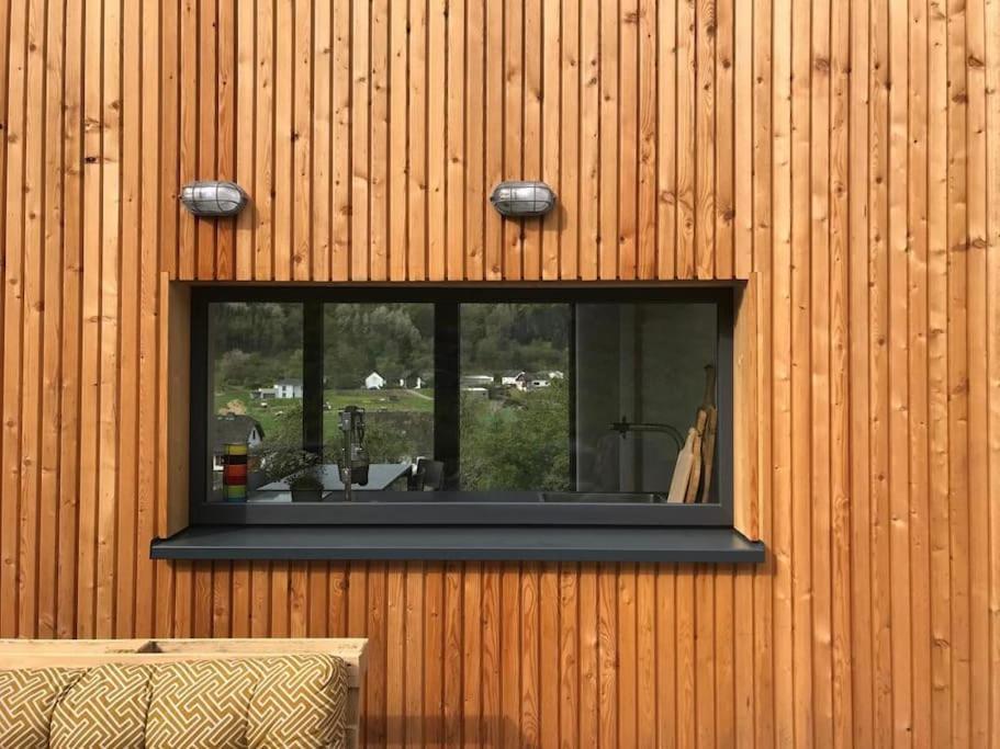 Eifelhausaufzeit-Vulkaneifel-Architekten-Chalet Mit Sauna Im Vulkankrater Immerath 外观 照片