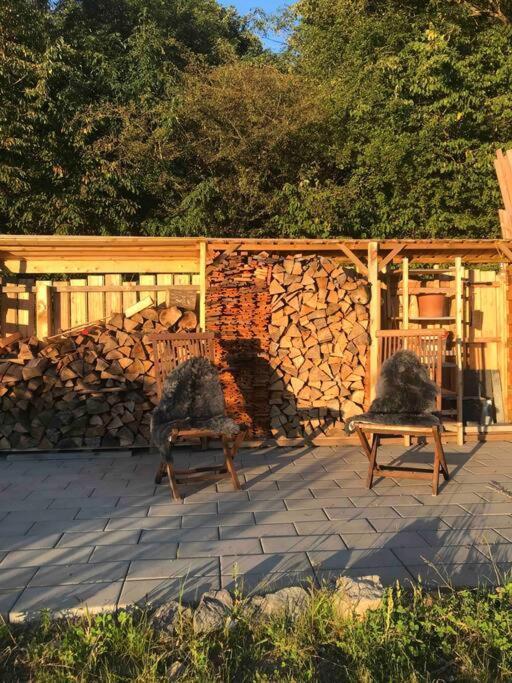 Eifelhausaufzeit-Vulkaneifel-Architekten-Chalet Mit Sauna Im Vulkankrater Immerath 外观 照片