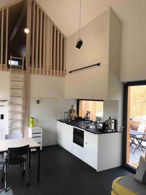 Eifelhausaufzeit-Vulkaneifel-Architekten-Chalet Mit Sauna Im Vulkankrater Immerath 外观 照片