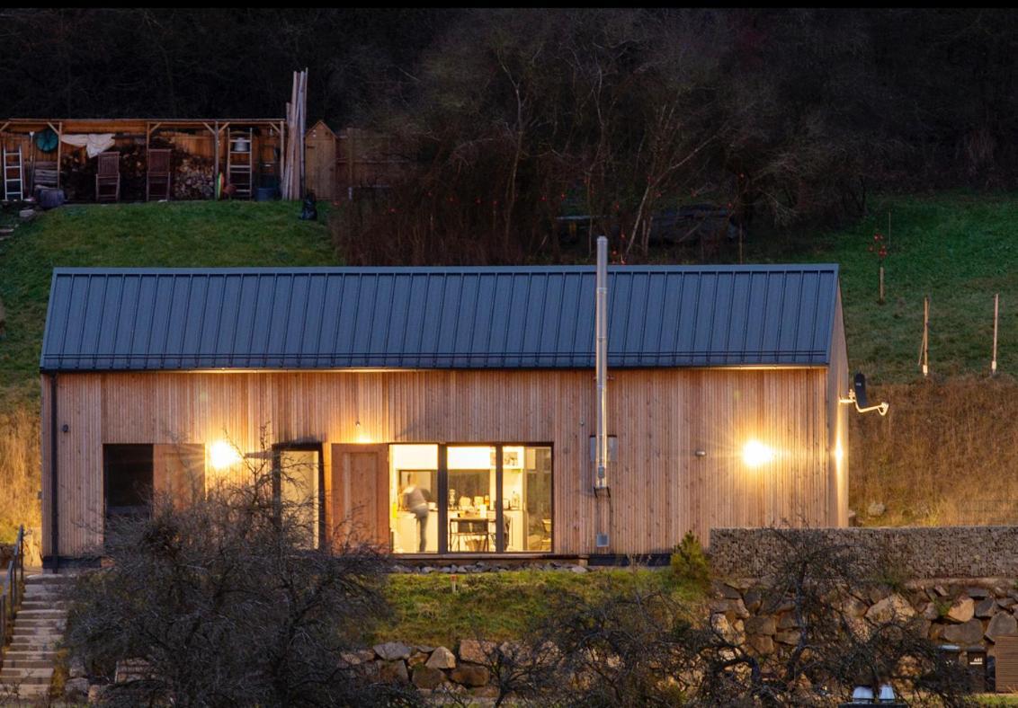 Eifelhausaufzeit-Vulkaneifel-Architekten-Chalet Mit Sauna Im Vulkankrater Immerath 外观 照片