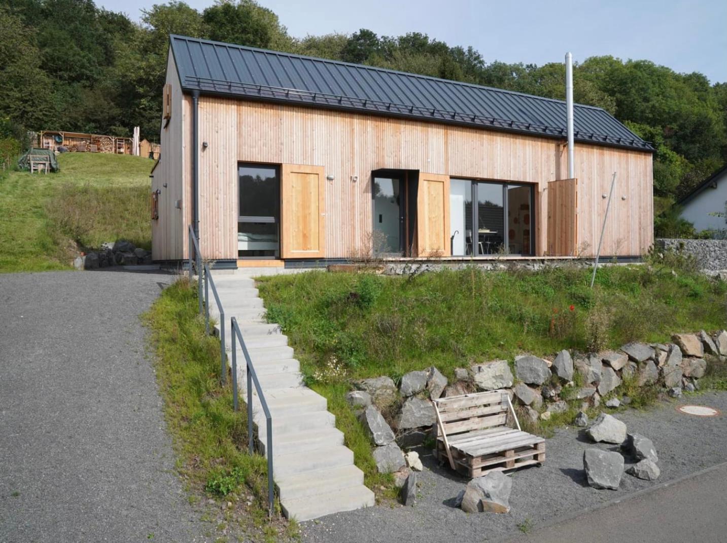 Eifelhausaufzeit-Vulkaneifel-Architekten-Chalet Mit Sauna Im Vulkankrater Immerath 外观 照片